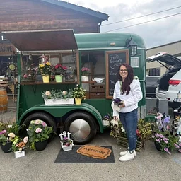 Flower Pop-up with Arrow’s Twigs & Flowers at the Winery
