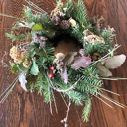 Make a Mini Wreath at Western Cider