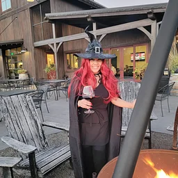 Vino & Vamps a Halloween pre-party