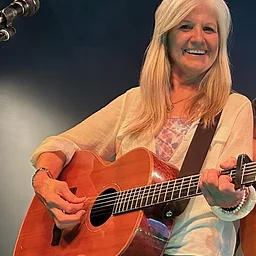 Live Music: Cathy Bolton