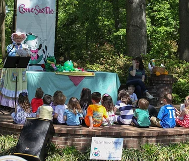 Sundaes with Glen & Mother Goose