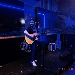 Live Music by Chris Ferrante