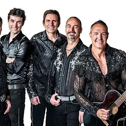 Super Diamond – The Neil Diamond Tribute