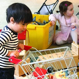 PRESCHOOL PLAY & ART
