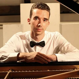 Alex Tchaykov – in concert