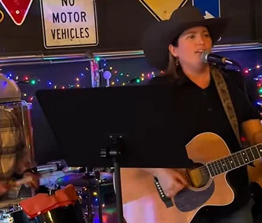 Live Music with Lindsey and Mark of Lindsey and the Boys