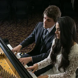 Josh & Lindsey Wright: Classical Christmas Piano
