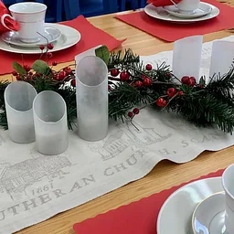 Annie’s Jul-themed Coffee Party