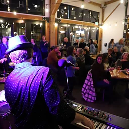 Live Music with Sugar Mountain