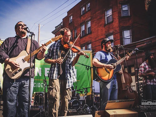 🎵 Live Music: The North & South Dakotas