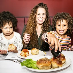 Kids Eat Free at Hawthorne’s Pizza!