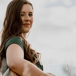 LIVE MUSIC: KATIE HALL