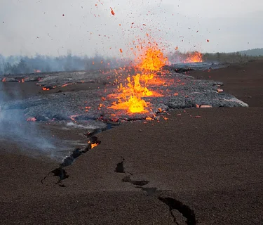 Science Studio: Rocks & Volcanoes