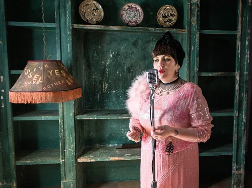 Anna Laura Quinn and her band