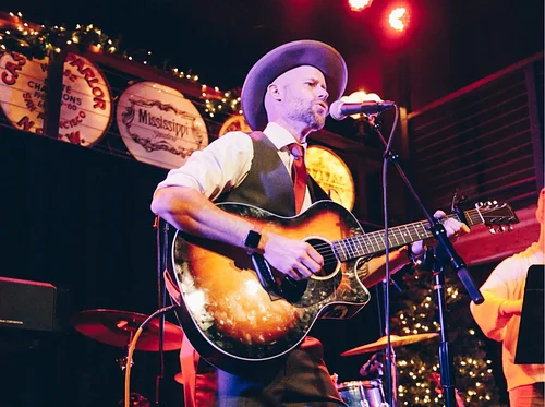 Live Music: Jackson Warner