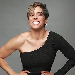IZIS la Enfermera de la Salsa (Platinum)