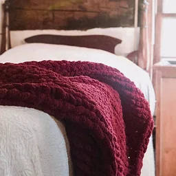 Chunky Knit Blanket DIY Workshop (12/19/26 - Derry)