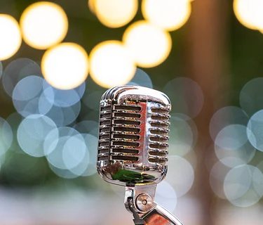 LIVE MUSIC – Joy Polloi Band