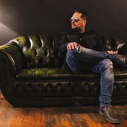 Live Music: Scott Kurt