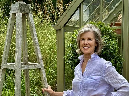 A Garden Visit, Leslie Needham