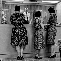 Fashioning Women’s Influence in the Kennedy Era