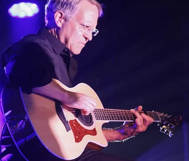 Roy D’Innocenzo - live music at Popovers at Brickyard Square