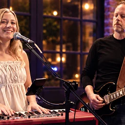 Brianna Peterson with Paul McConnell: LIVE MUSIC