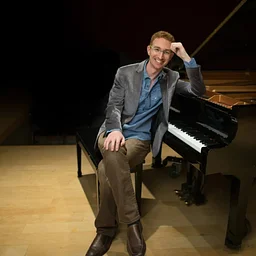 Danny Holt, solo piano | Free Mini-Concert