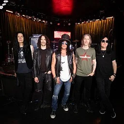 Slash featuring Myles Kennedy and The Conspirators