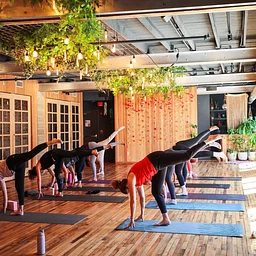 Be Easy Yoga Candlelight Flow