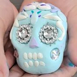 Day of the Dead Craft: Sugar Skull Makin...