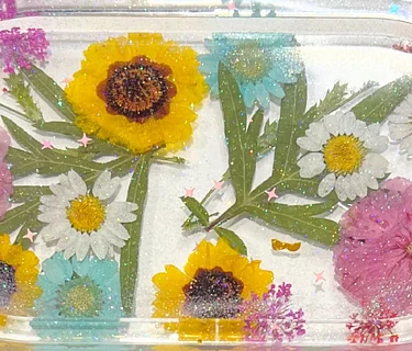 Resin Tray with Flowers Art Class | Grace Noel Art