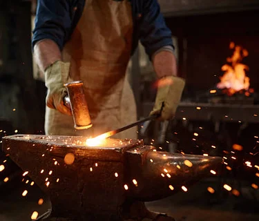 BLACKSMITHING CLASSES: BOOK YOUR OWN TIME