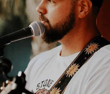 Live Music: Ian McMahan