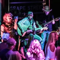 Live Music: The Roadsters