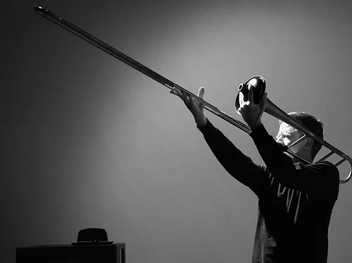 The Nameless Sound Ensemble: How to Listen and Be Influenced