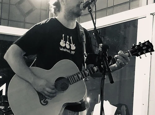 Free Live Music with Ben Pierson at The Vineyard at Hershey