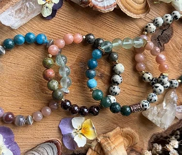 Gemstone Bracelets: Longevity and Vitality