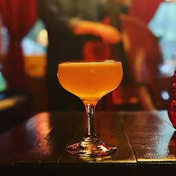 Thurs Happy Hour w/Max Light