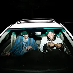 Hovvdy, Emma Ogeir