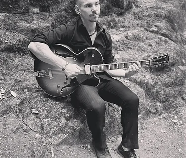 Live Music: John Johns