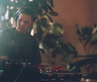 Late Night Lounge: Mike Pifer