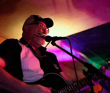 Plymouth | Live Music with Sean Caulfield