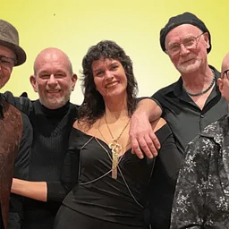 Big Yellow Taxi – New England’s Premier Joni Mitchell Tribute Band (Plymouth)