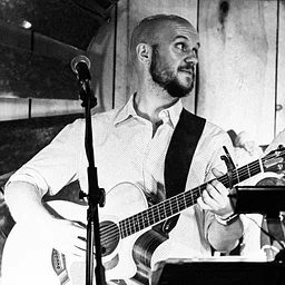 Lucas Harry at Nine Irish Brothers in Lafayette