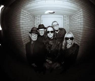 Jennifer Lyn & The Groove Revival // Electric Eden