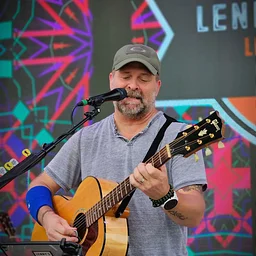 Live Music featuring Lenny Burridge at Flying Ace Farm