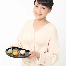 The Art of Wagashi: Capturing the Autumn Chrysanthemum