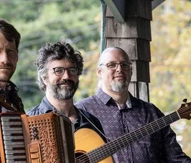Traditional québécois Music by Genticorum (Norwell)