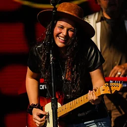 Concerts in The Grove: Lina Beach